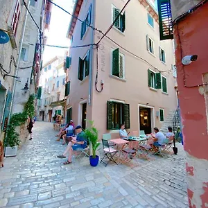 https://villa-tre-porte.in-istria.net