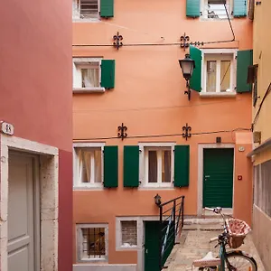 https://apartments-and-rooms-hey-rovinj.in-istria.net